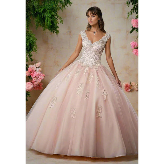 Quinceañera and Ball Gowns 6 - BENCHAYA